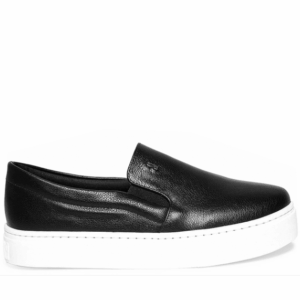 TENIS SLIP ON PRETO FLAT - SANTA LOLLA